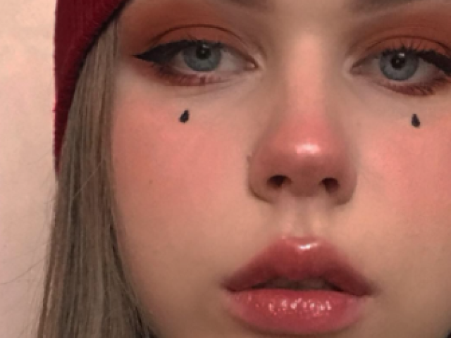 Mais e-girl
