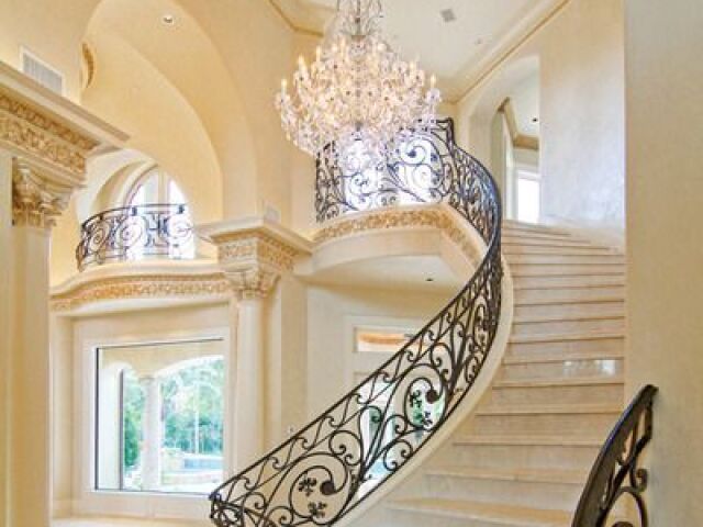 LUXO
