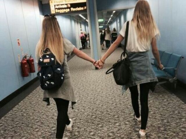 👭💙
