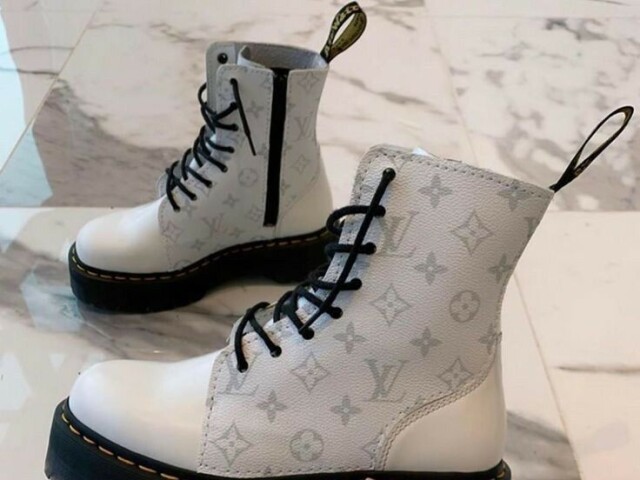 E vamos de Louis Vuitton.