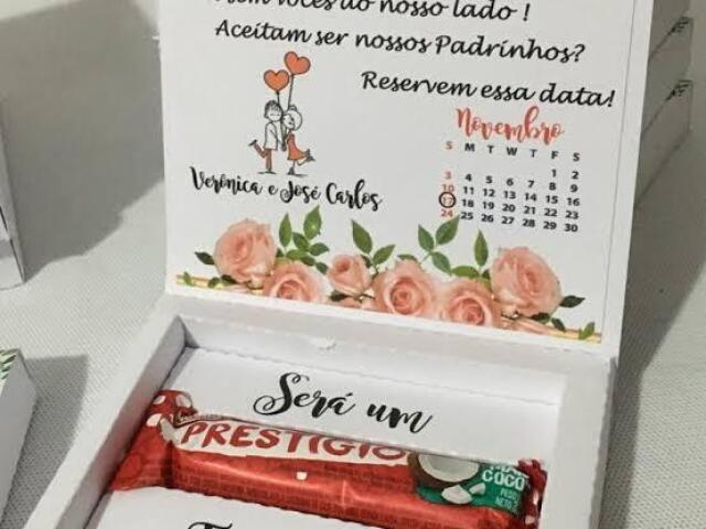 Esse super legal! Amei vem até um doce!