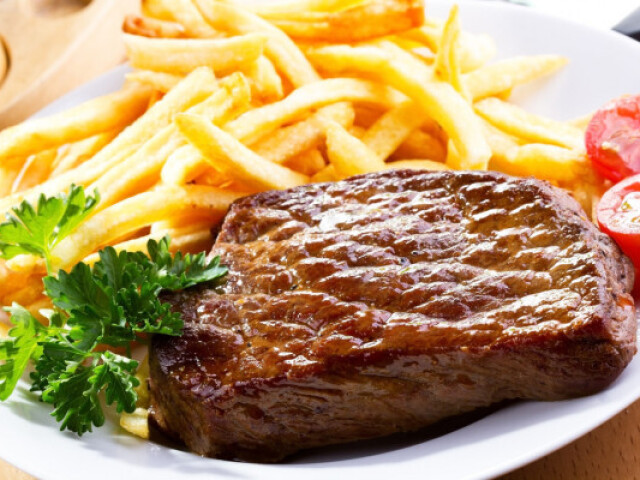 Bife com fritas