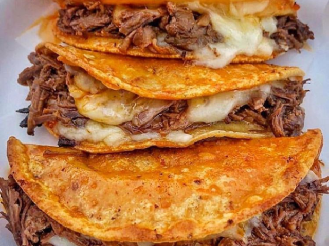 Você e sua família decidem ir comer tacos