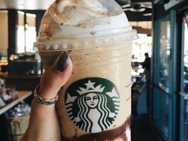 Você não estava com muita fome então decidiu sair tomar um Starbucks 👍