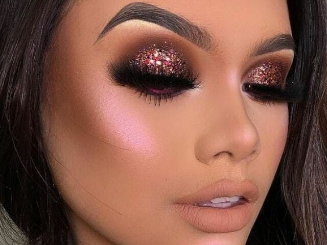Monte sua maquiagem e eu vou dizer um look que combina 2