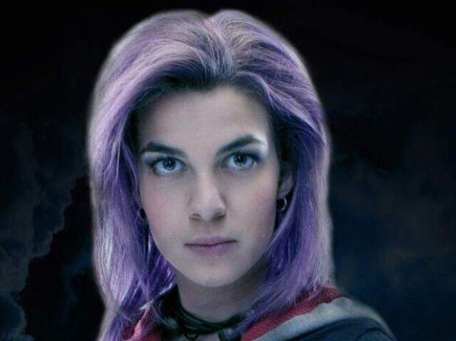 Esta é a Ninfadora Tonks, para quem não souber (isto não é uma resposta, mas se clicar aqui, é como se fosse resposta errada)