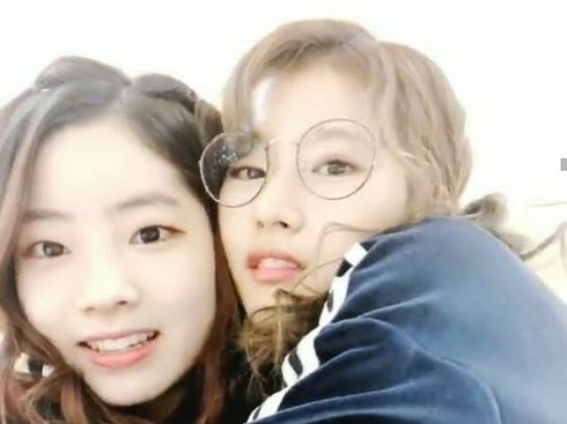 Quem você namoraria da TWICE?