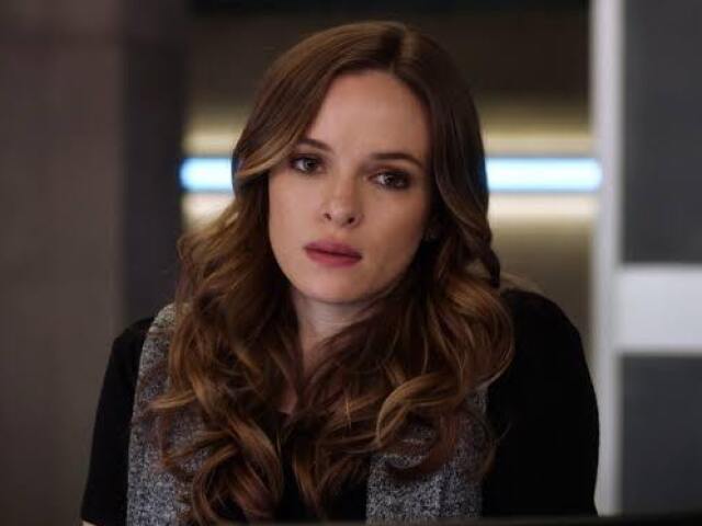 Caitlin Snow