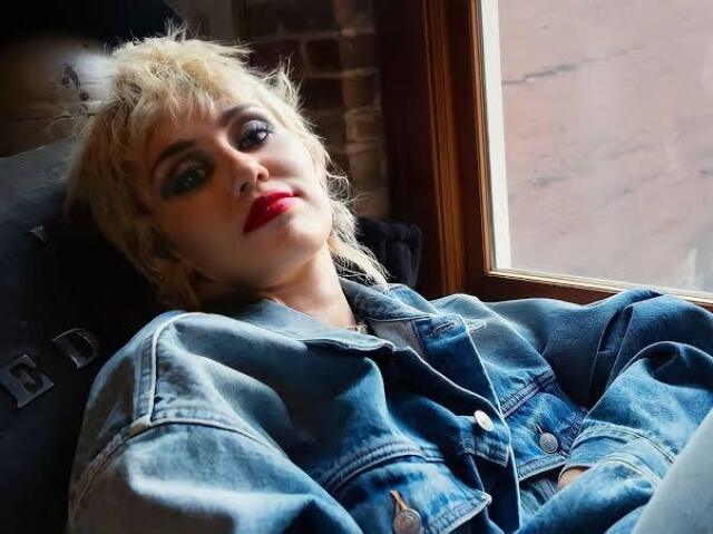 Miley Cyrus - Angels Like You