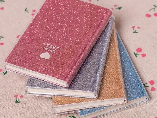 caderno glitter