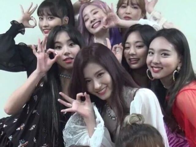 Com quem você se casaria da TWICE?