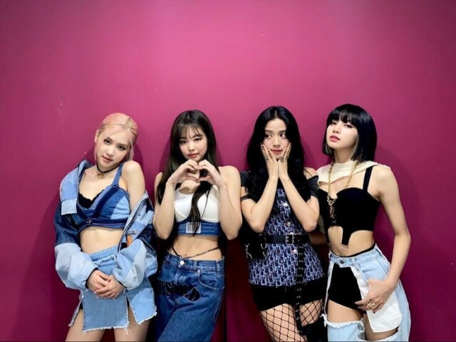 BLACKPINK - Pretty Savage 💅💅💅