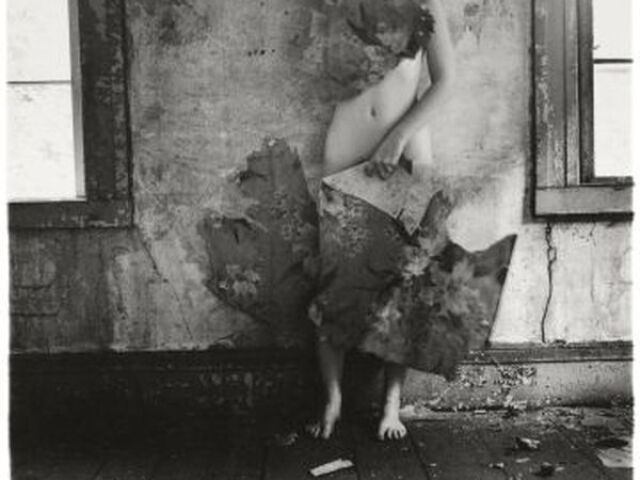 Imagem da série Space 2 - Francesca Woodman