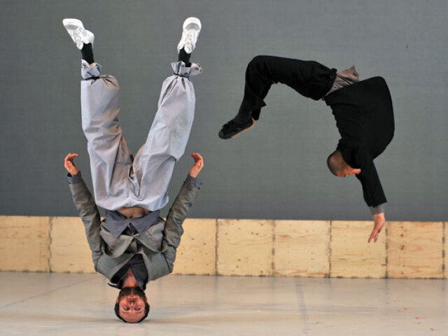 Sutra - Antony Gormley e Sidi Larbi Cherkaoui