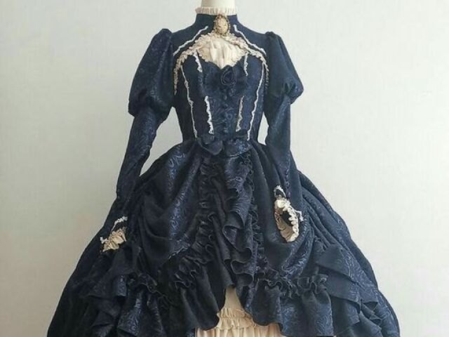 Ou essa (esse vestido é longo, qualquer coisa mando FT dps)