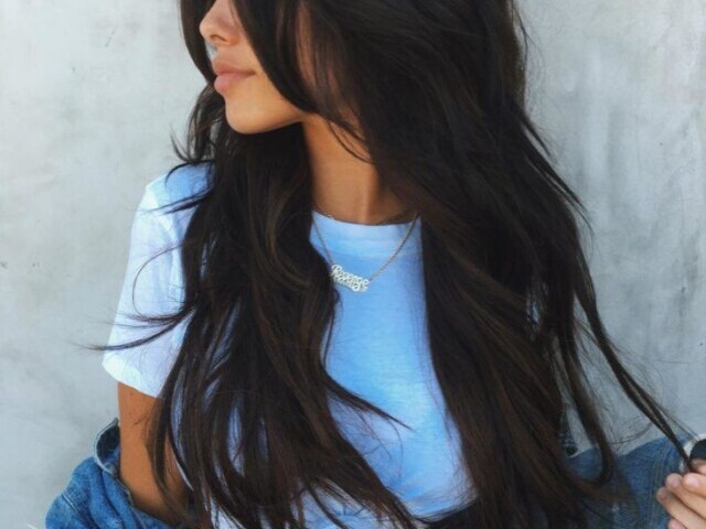 Cabelo longo.