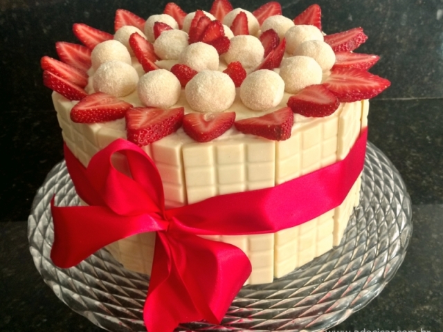 Bolo de chocolate branco