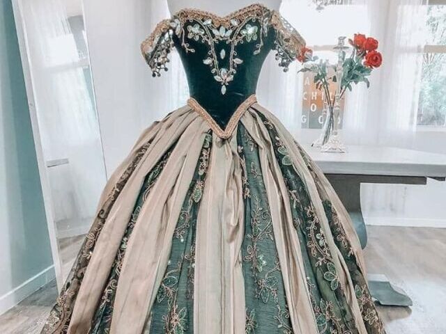 um vestido para quando vc sair pelas ruas de seu castelo