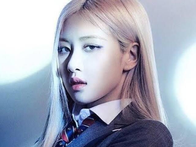 ROSEANNE PARK (ROSÉ)