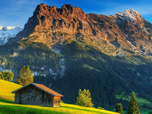 um lugar perto das montanhas