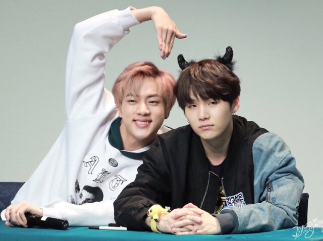 Jin e Yoongi