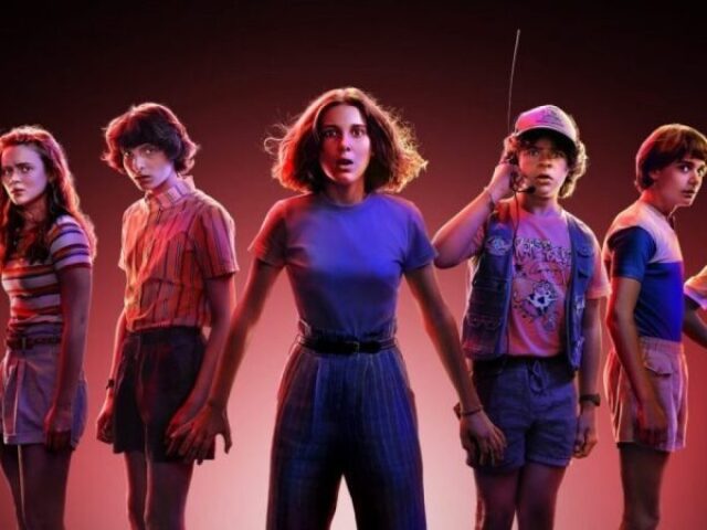 obs-faltaram umas pessoas na ft ,porque n coube.Stranger Things