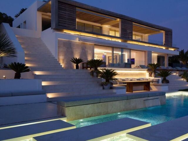 Luxuosa