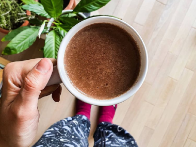 Não gosto de comer de manhã, só um chocolate quente mesmo.