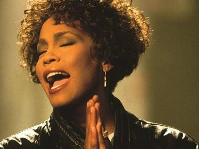 Whitney houston 🎤