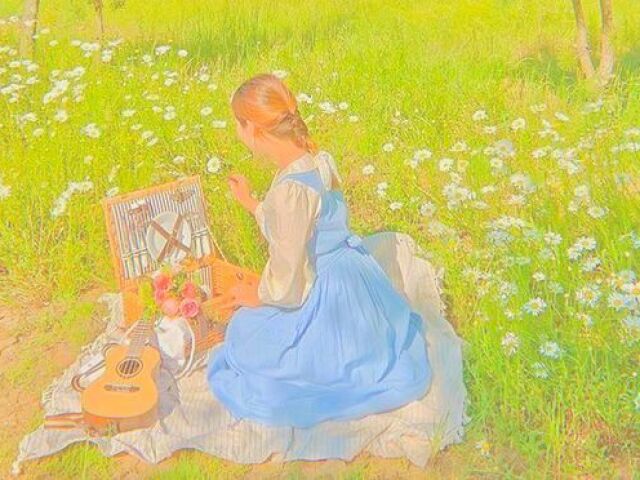 ✿Tímida✿ ama pintar fica sempre na sua é bem criativa, ama e.scutar musica principalmente POP.
