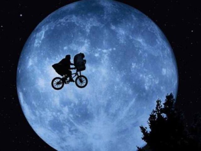 E.T.: o extraterrestre - Steven Spielberg (1982)