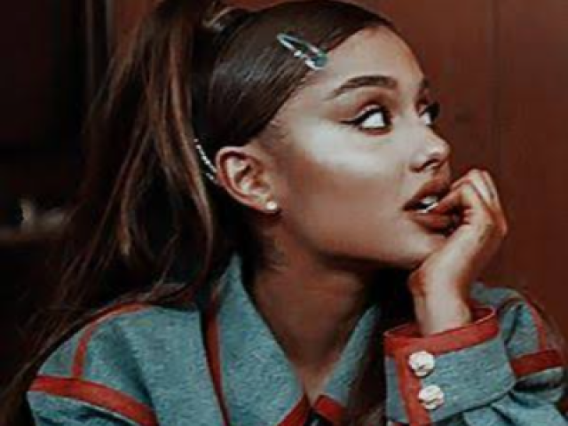 Ariana Grande 🦋