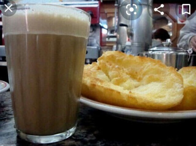 Ou só um pão com café