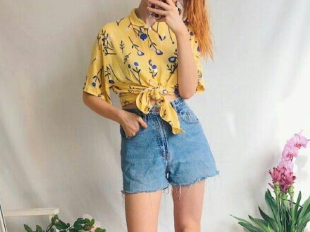 Blusa e shorts