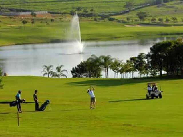 Hotel com campo de golfe