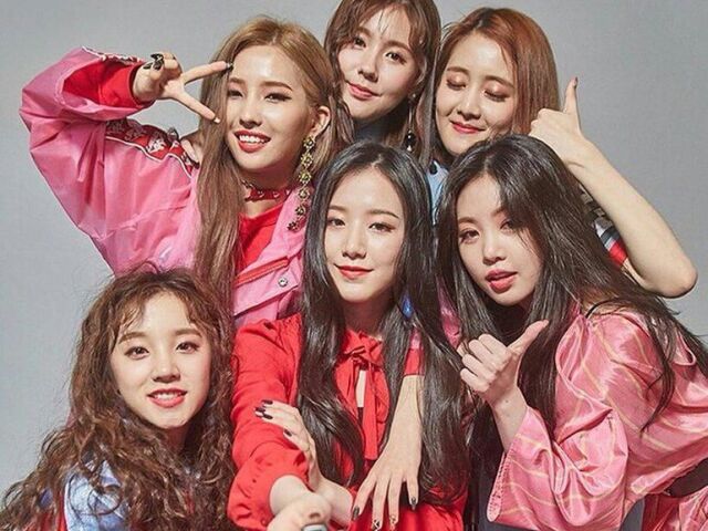 Soyeon:-JĂĄ estou ficando preocupada com isso, ela Ă© muito minha amiga, nĂŁo quero que ela desapareça assim do nada. Soojin:-Por quĂȘ nĂŁo ligamos para a diretora Chaeyoung (Twice) ou para a professora Shuhua (do (G)-Idle)? Wendy:-Boa ideia, Soojin (do (G)-Idle)!