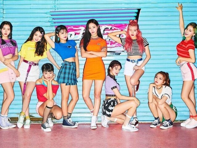 Baam
Momoland