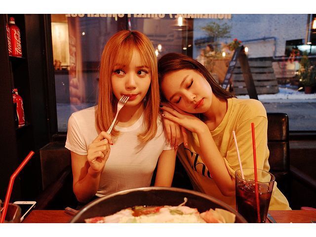 jenlisa = jennie+lisa