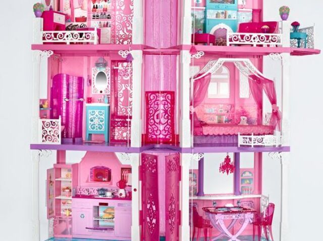 Uma casa da Barbie de 3 andares