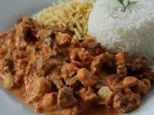 Stroganoff de carne