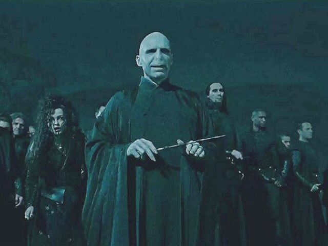 – Não tenha pena dos mortos, Harry, tenha pena dos coitados dos Comensais da Morte que foram obrigados a trabalharem ao Voldemort, principalmente Rabicho