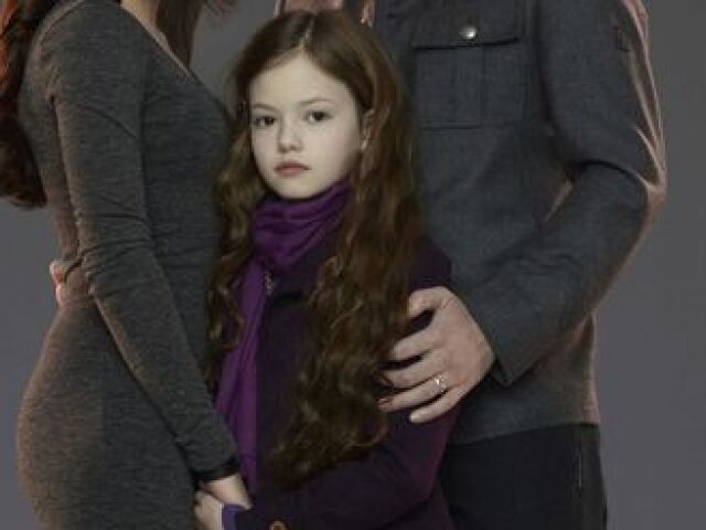 Renesmee- de dia para dia envelhecer 10 anos