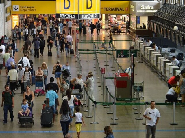 um aeroporto aleatório