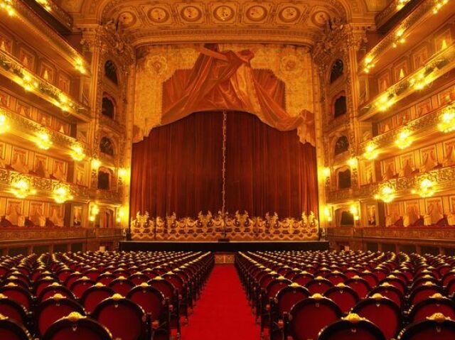 um teatro ou cinema