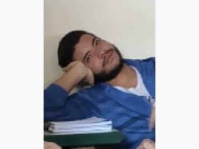 Edu pensando nela