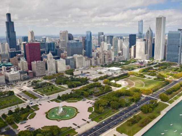 Chicago
( Cidade em Illinois)