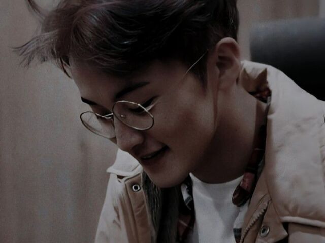Mark Lee ☆.。.:*✧