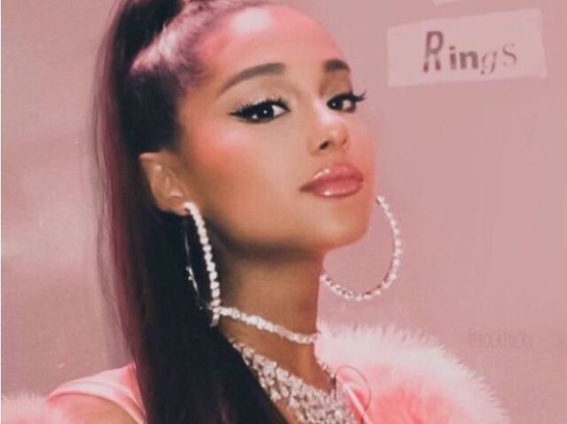 Ariana Grande☆.｡.:*✧