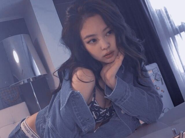 Jennie ☆.。.:*✧