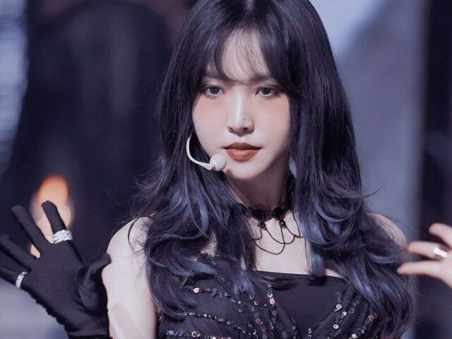 Yuju ☆.。.:*✧